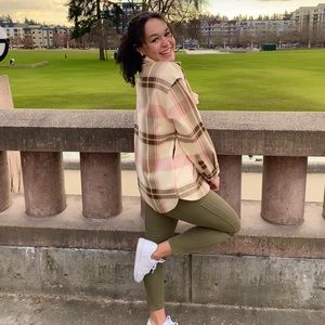 Meet your Posher, Ava